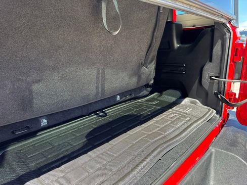 Used 2019 Jeep Wrangler Sport AWD/4WD image 18