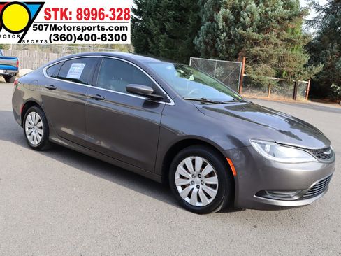Used 2016 Chrysler 200 LX image 9
