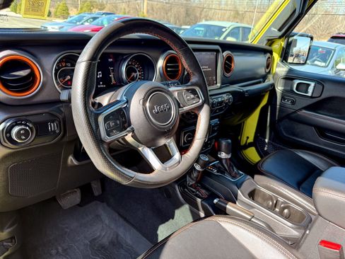 Used 2023 Jeep Gladiator Mojave w/ Cold Weather Group image 16