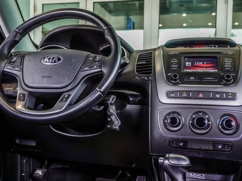 Used 2014 Kia Sorento LX FWD image 17