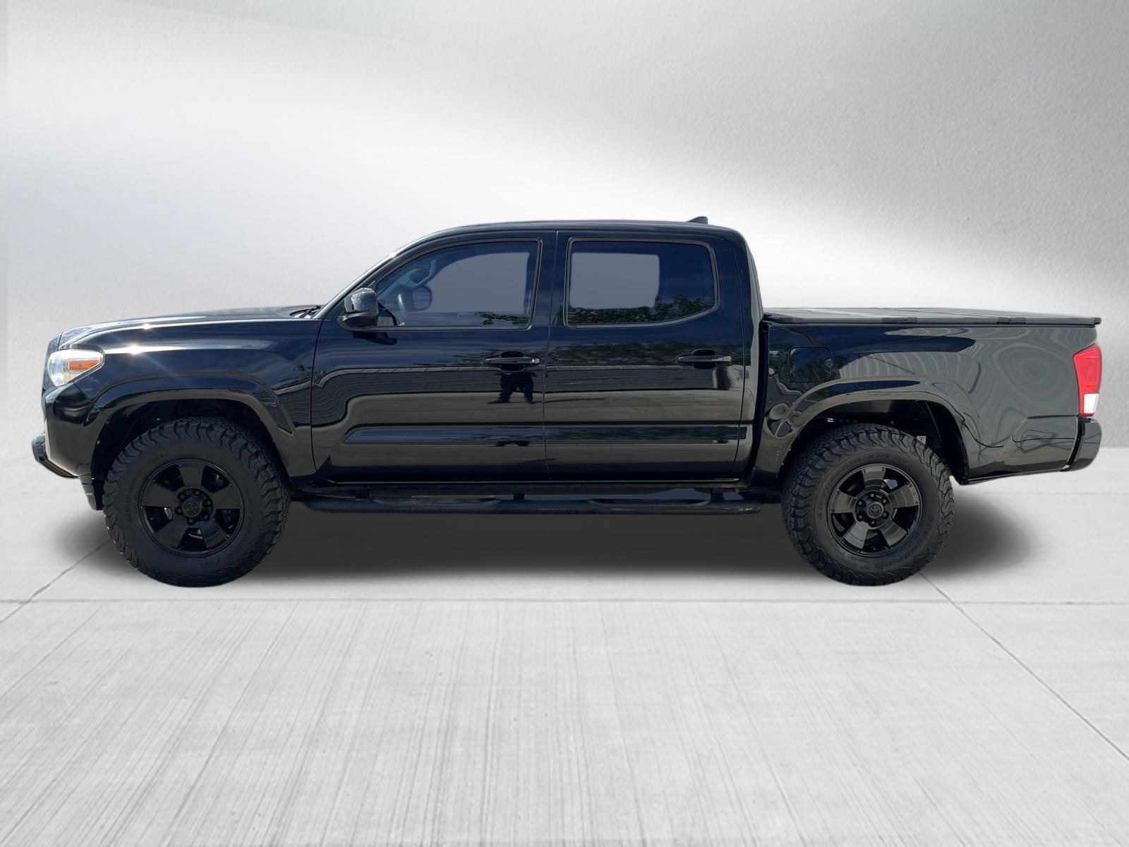 Used 2017 Toyota Tacoma SR w/ SR Convenience Package RWD image 4