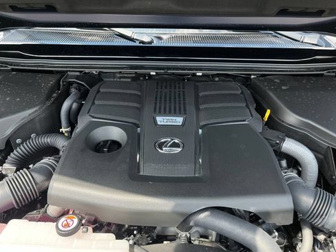 Used 2026 Lexus GX 550 w/ Accessory Package (2T) AWD/4WD image 19
