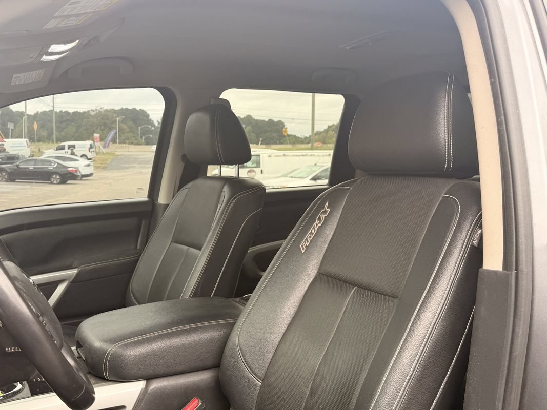 Used 2018 Nissan Titan PRO-4X w/ Pro-4x Convenience Package AWD/4WD image 11