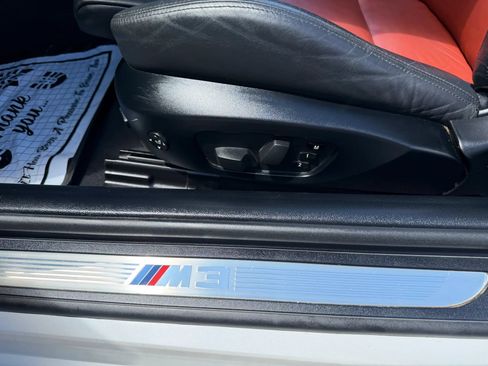 Used 2011 BMW M3 Convertible RWD image 12