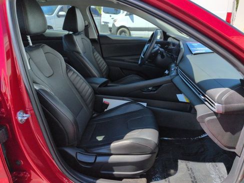 Used 2023 Hyundai Elantra Limited image 21