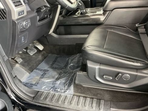 Used 2017 Ford F150 Lariat w/ Equipment Group 501A Mid AWD/4WD image 15
