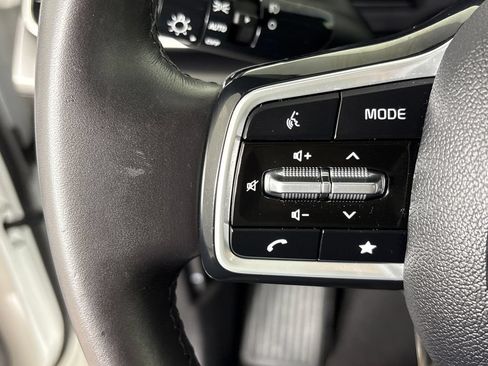 Used 2025 Kia Carnival SX FWD image 14