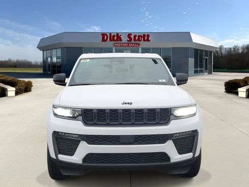 New 2026 Jeep Grand Cherokee Limited AWD/4WD image 2