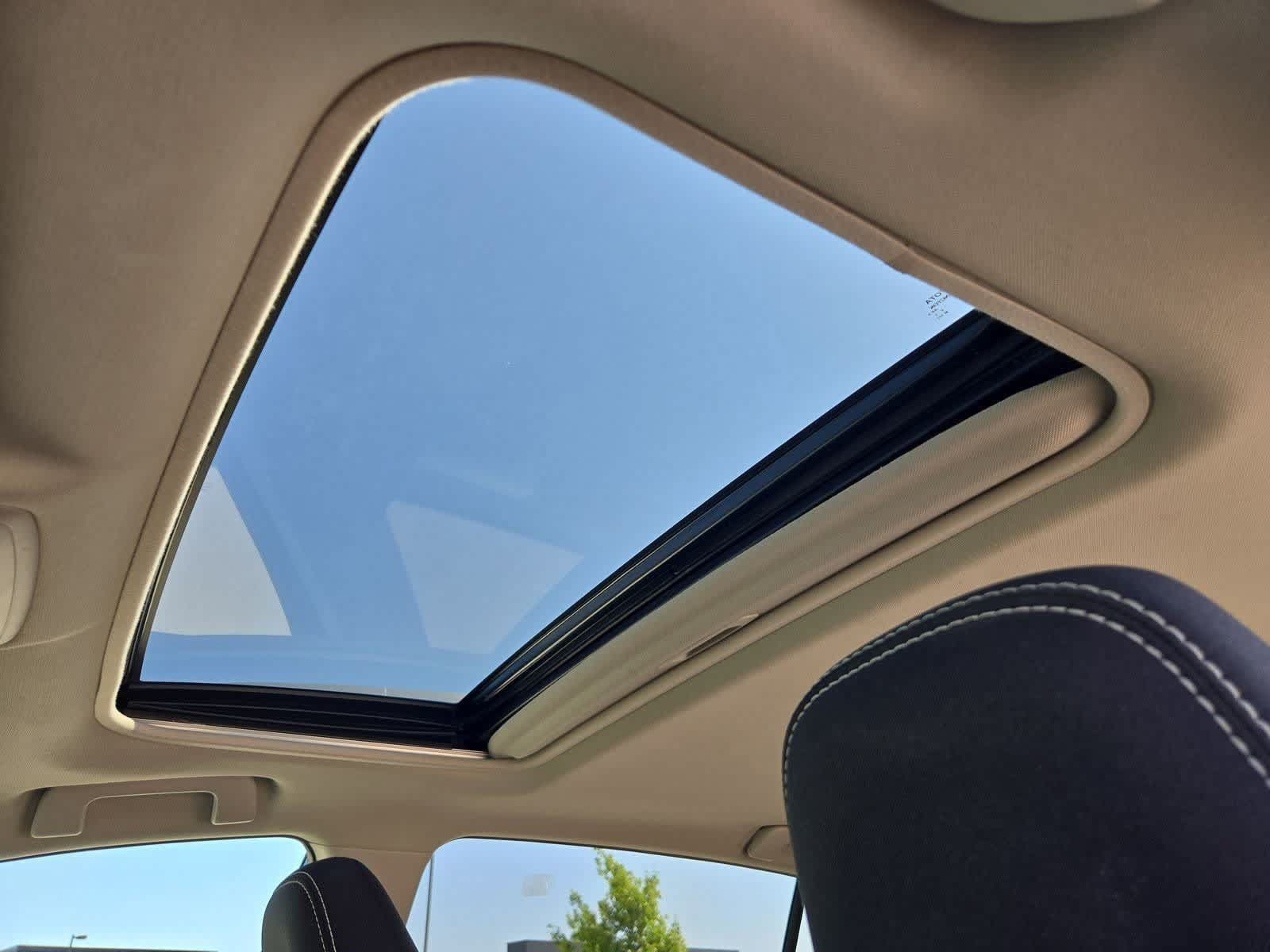 Used 2018 Toyota RAV4 XLE FWD image 18