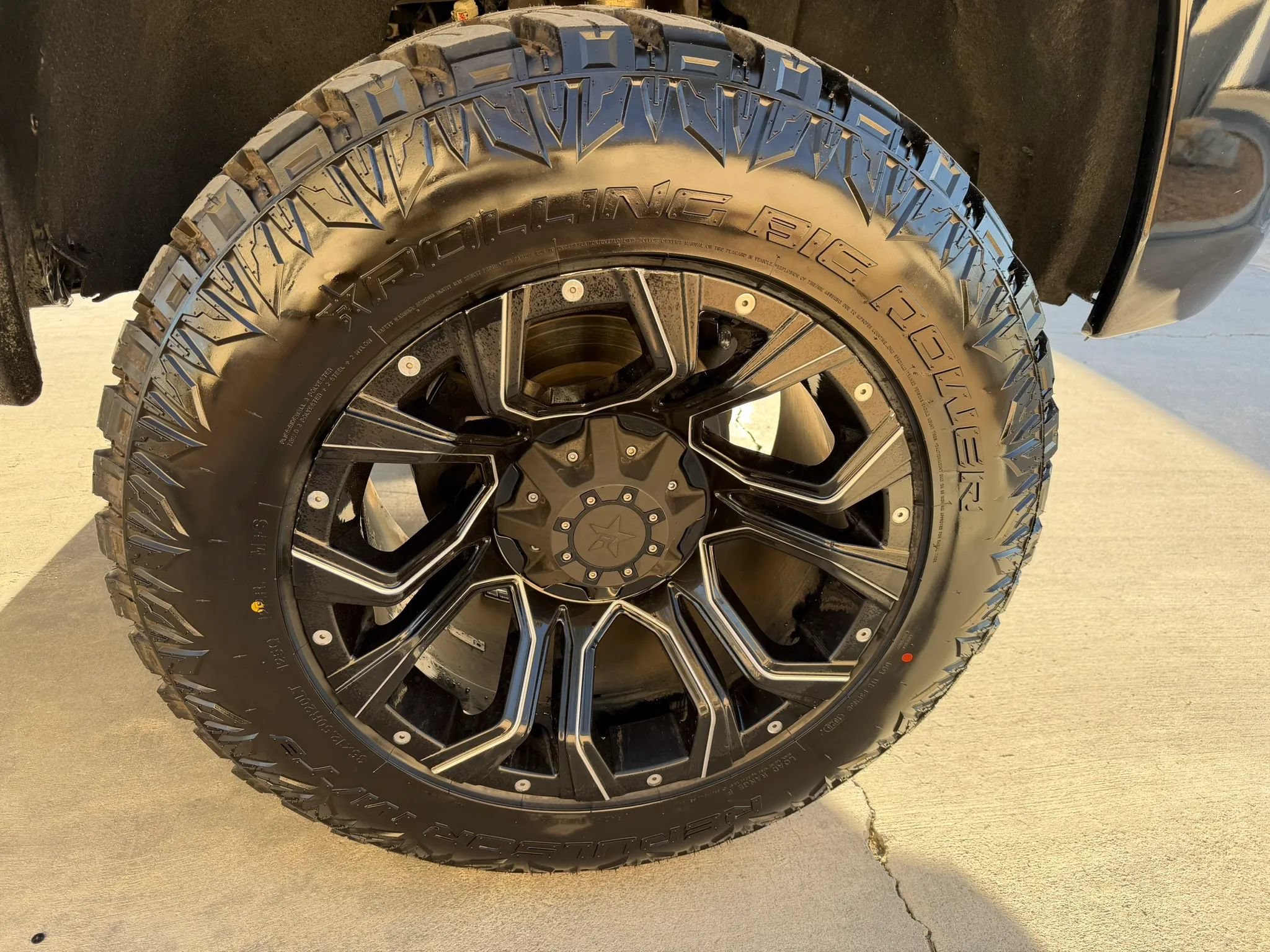 Used 2018 GMC Sierra 1500 Denali RWD image 9