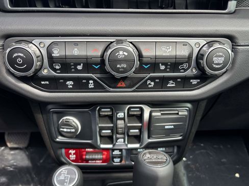 New 2025 Jeep Wrangler Rubicon 392 image 10