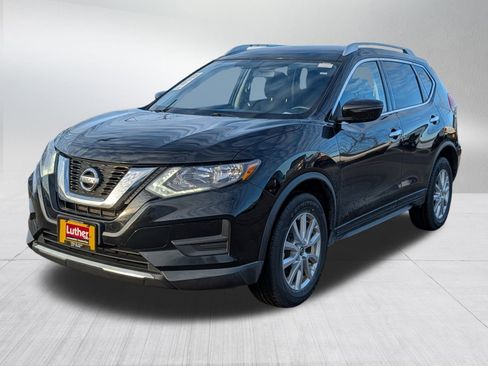 Used 2017 Nissan Rogue SV image 3