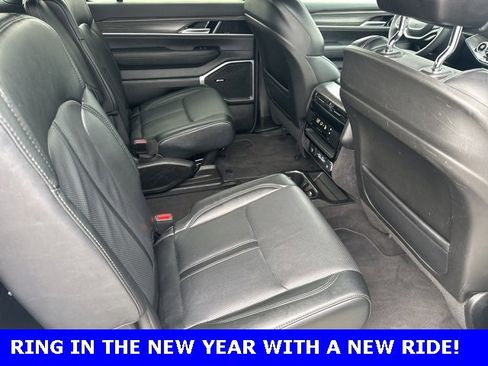 Used 2024 Jeep Wagoneer L Series II image 18