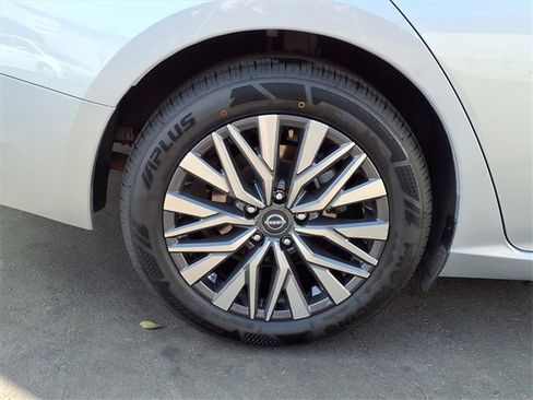 Used 2023 Nissan Altima 2.5 SV image 20