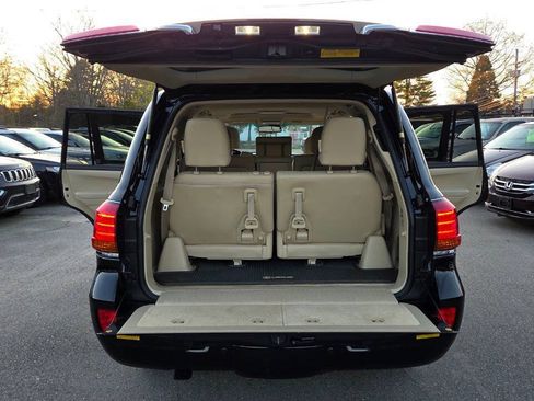 Used 2011 Lexus LX 570 4WD image 36