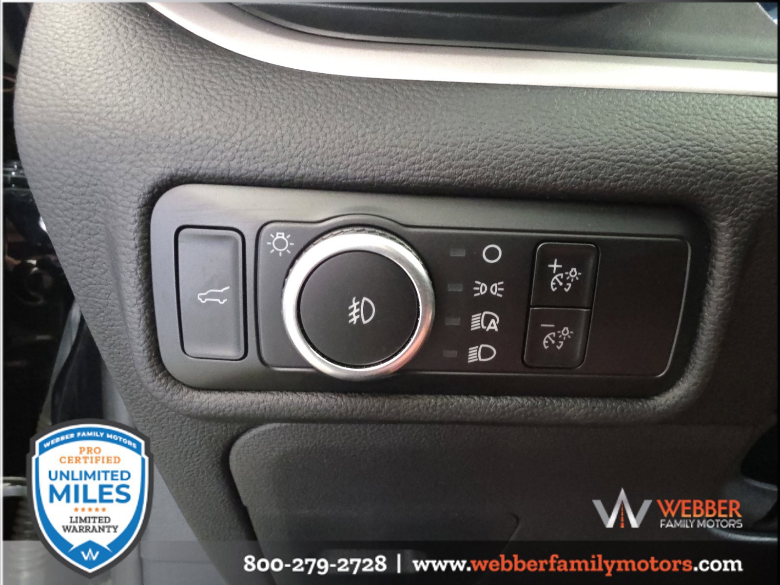 Used 2023 Ford Explorer XLT w/ Equipment Group 202A AWD/4WD image 20