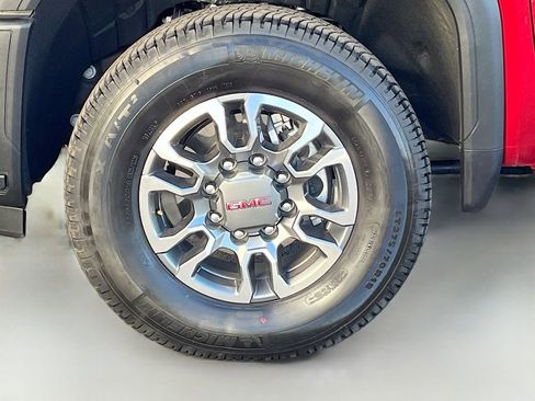 Used 2025 GMC Sierra 2500 SLT w/ SLT Premium Package image 33