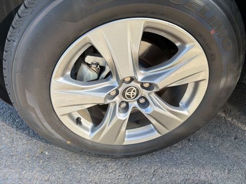 Certified 2024 Toyota RAV4 XLE image 20