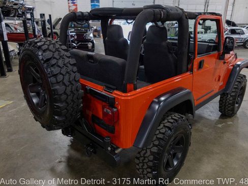 Used 2005 Jeep Wrangler Rubicon AWD/4WD image 16
