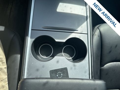 Used 2024 Tesla Model Y Performance image 23