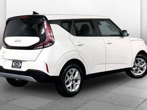 Used 2025 Kia Soul LX FWD image 13