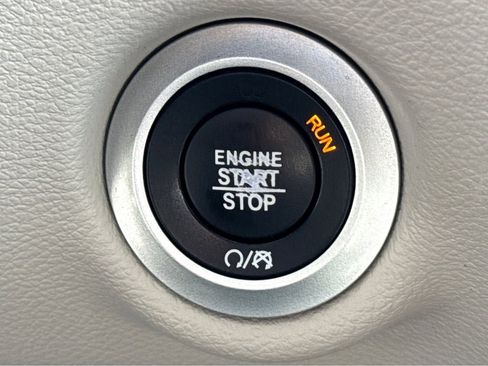 Used 2017 Chrysler Pacifica Touring-L Plus image 21