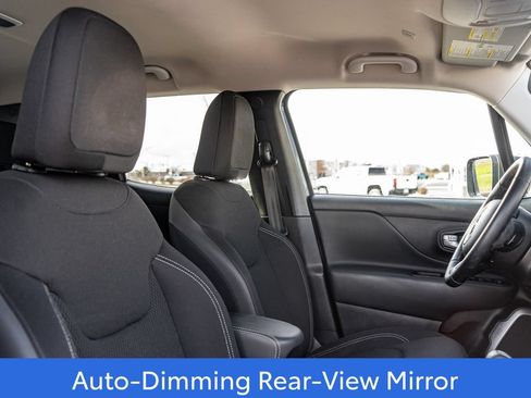 Used 2023 Jeep Renegade Latitude w/ Premium Group AWD/4WD image 12