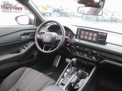 Used 2025 Honda Accord Sport image 19