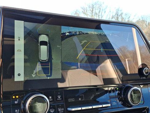 Certified 2025 Toyota Highlander Platinum image 17