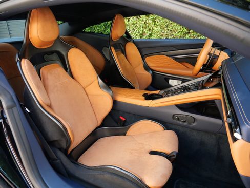 Used 2024 Aston Martin DB12 Coupe RWD image 13