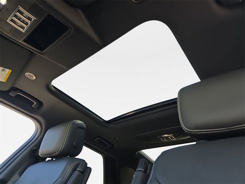 New 2026 Land Rover Discovery Limited Edition image 32