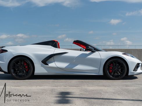 Used 2023 Chevrolet Corvette Stingray Premium Conv w/ Stealth Interior Trim Package RWD image 9