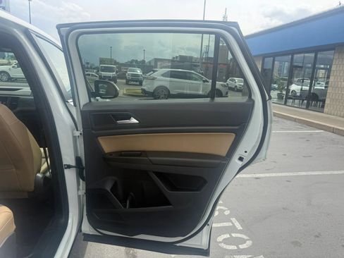 Used 2020 Volkswagen Atlas Cross Sport SE w/ Panoramic Sunroof Package AWD/4WD image 24