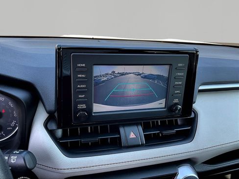 Used 2019 Toyota RAV4 XLE FWD image 14