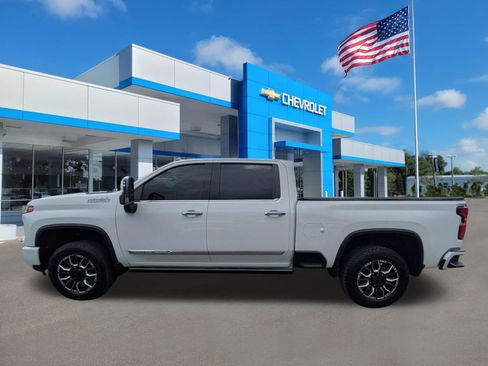 Used 2024 Chevrolet Silverado 2500 High Country w/ Technology Package AWD/4WD image 6