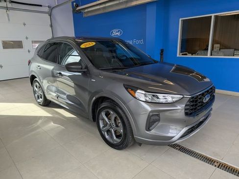 Used 2023 Ford Escape ST-Line image 3