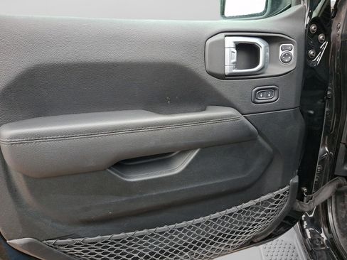 Certified 2021 Jeep Wrangler Unlimited Sahara image 29