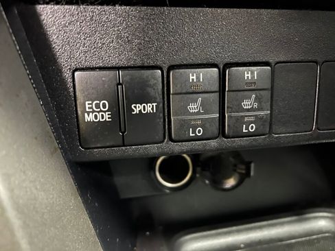 Used 2018 Toyota RAV4 XLE image 14