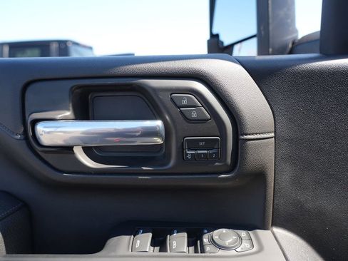 Used 2023 GMC Sierra 3500 Denali w/ Denali Ultimate Package AWD/4WD image 17