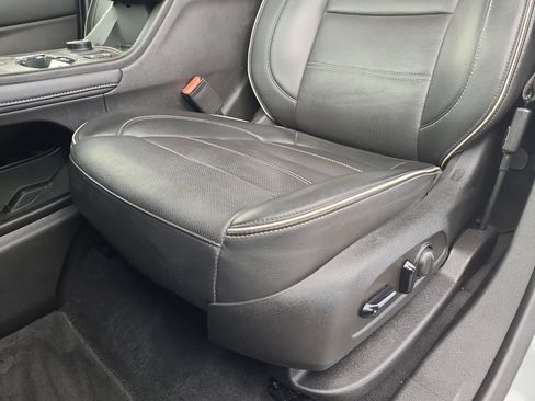 Used 2023 GMC Acadia Denali FWD image 15