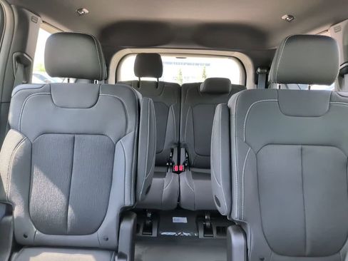 New 2026 Jeep Grand Cherokee L Laredo AWD/4WD image 30