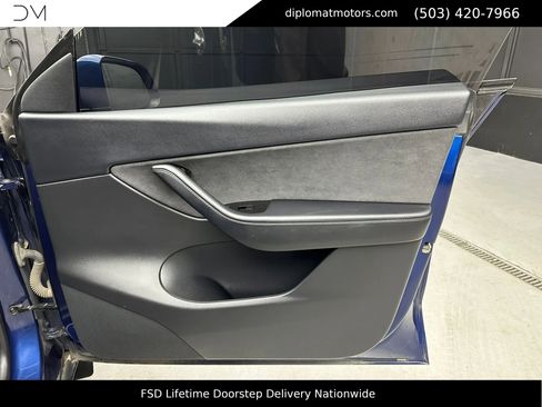 Used 2020 Tesla Model Y Long Range image 26