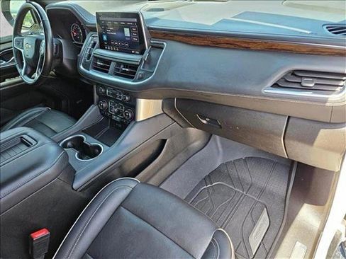 Used 2021 Chevrolet Suburban Premier w/ Premium Package image 24