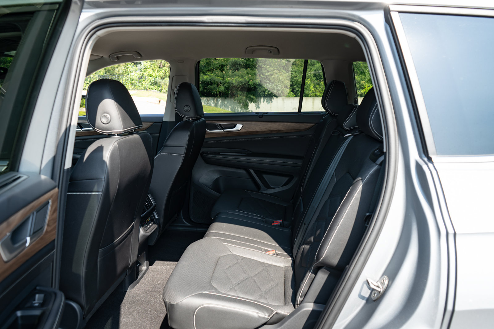 Used 2026 Volkswagen Atlas SE FWD image 18
