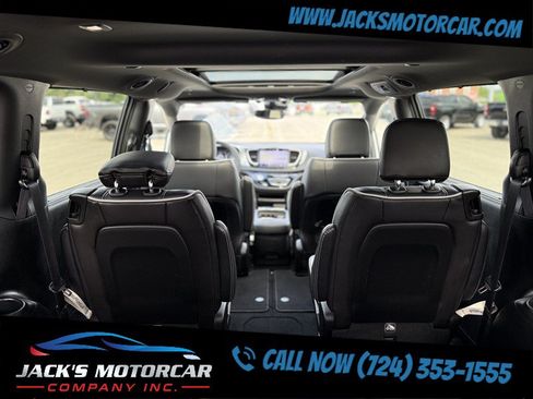 Used 2026 Chrysler Pacifica Limited FWD image 34