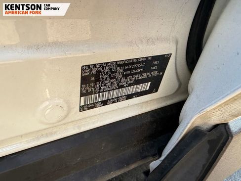 Used 2025 Toyota RAV4 XLE image 36