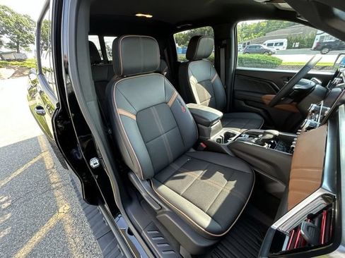 Used 2026 GMC Canyon AT4 AWD/4WD image 25