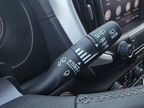 Certified 2024 GMC Terrain SLT w/ Infotainment Package II image 38