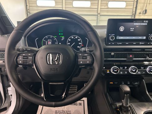 Used 2025 Honda Civic Sport image 8