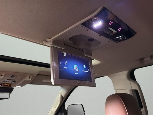 Used 2017 Cadillac Escalade Premium Luxury image 32